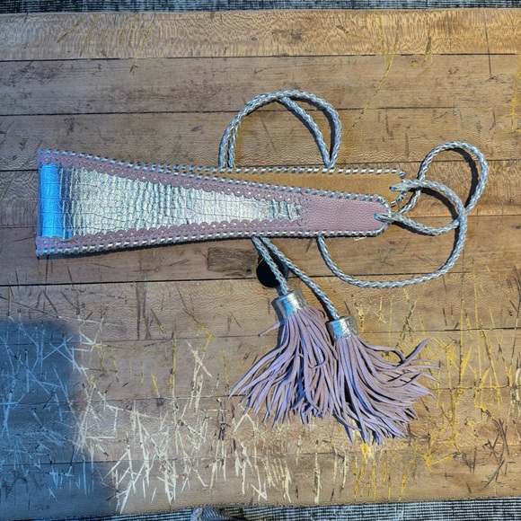 World Family Designs from Ibiza! Women's Hand Crafted Leather Belt with Tassels - Picture 9 of 9